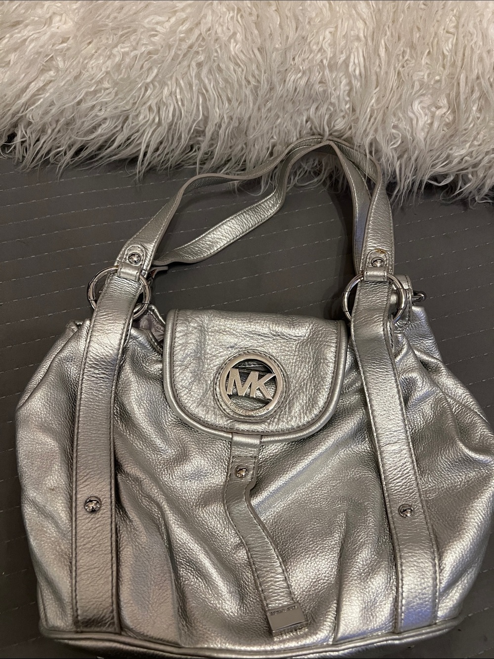 Michael Kors Metallic Silver Leather Shoulder Bag